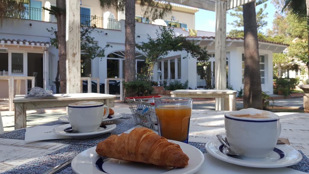 Apartamentos Mr La Racona Santa Llucia Kültér fotó